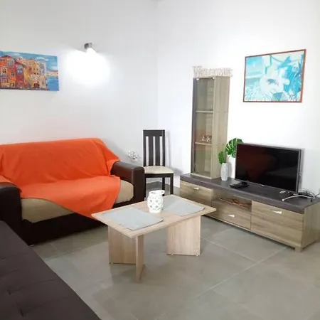Downtown With Private Parking Appartement *
